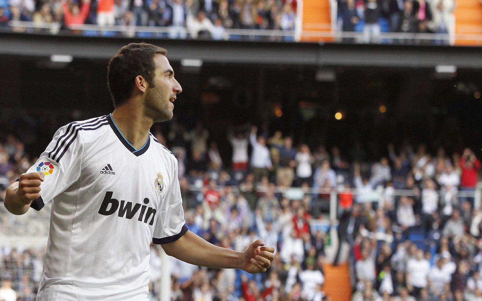 哈兰德梅开二度助曼城大胜 挪威神锋继续领跑英超射手榜