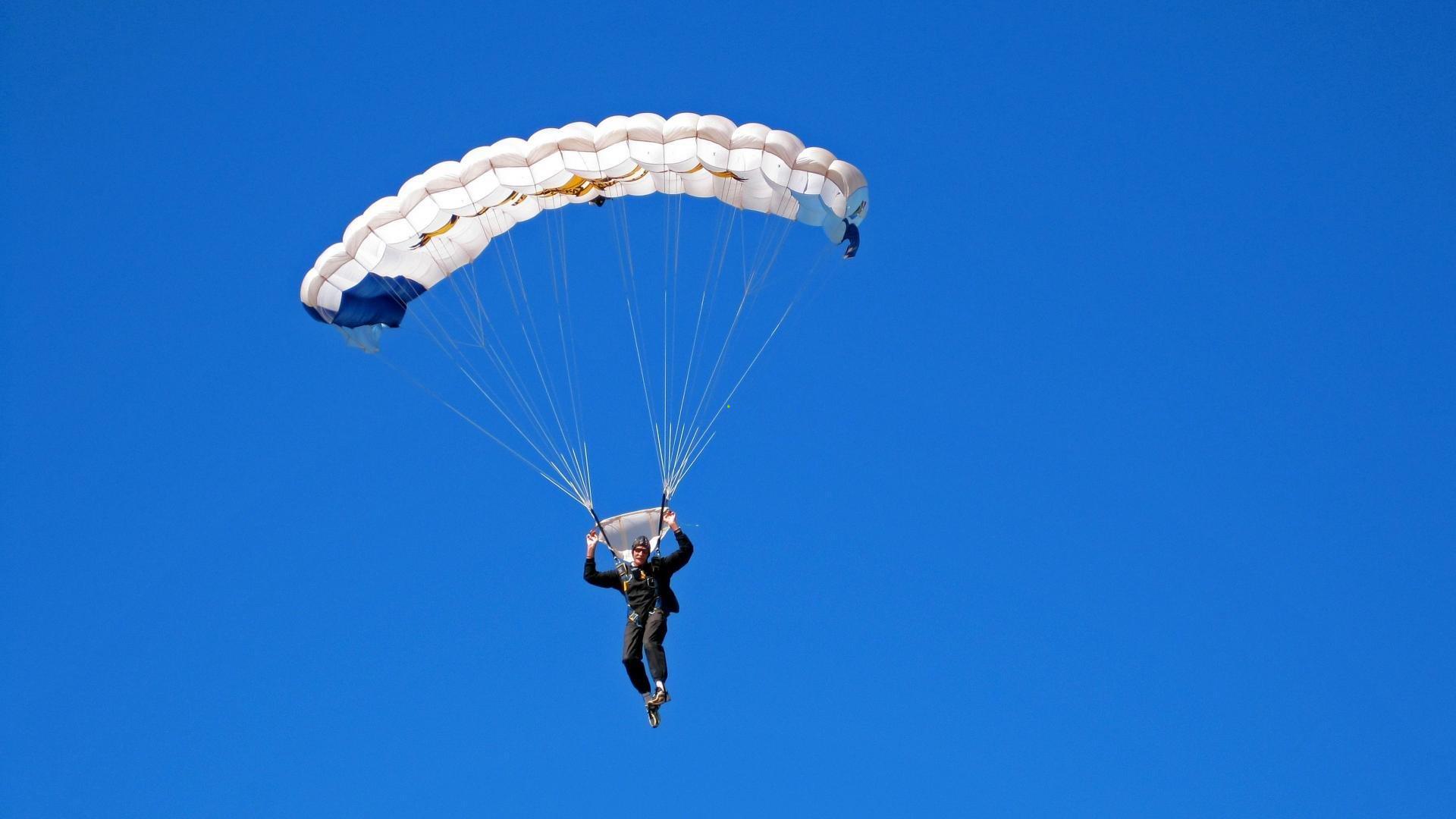 阿尔卡拉斯强势晋级温网四强 新生代天王展现王者风范